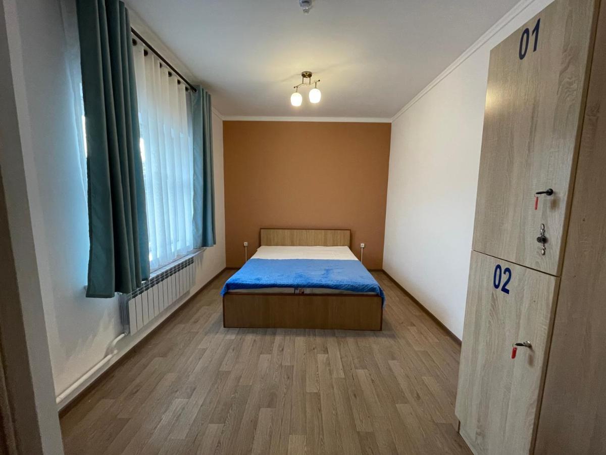 KbH-Karakol based Hostel Bagian luar foto