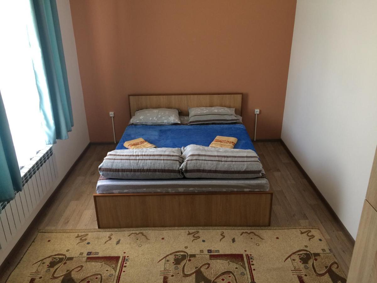 KbH-Karakol based Hostel Bagian luar foto