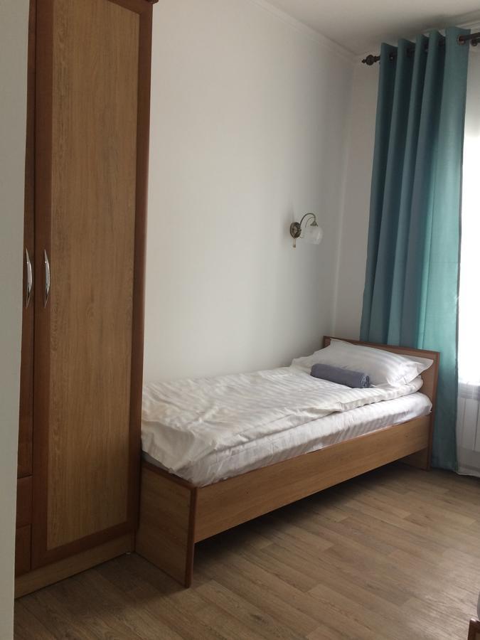 KbH-Karakol based Hostel Bagian luar foto