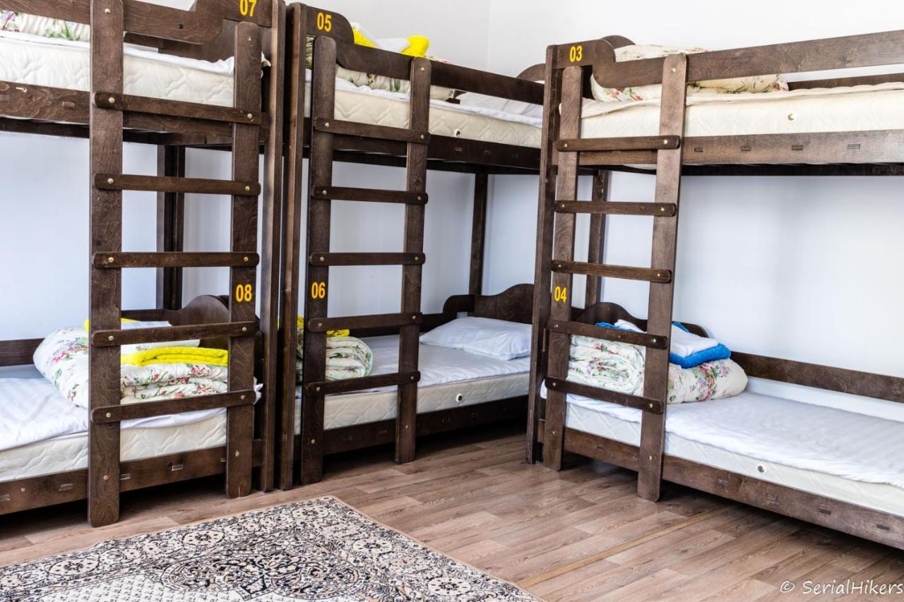 KbH-Karakol based Hostel Bagian luar foto